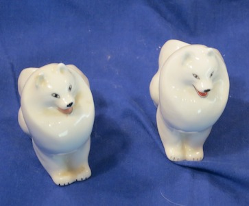Two Samoyed Figurines Made in USSR (Courtesy Celinda Cheskawich)